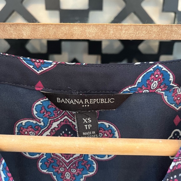 💕 Banana Republic Shell (XS) - Picture 3 of 4